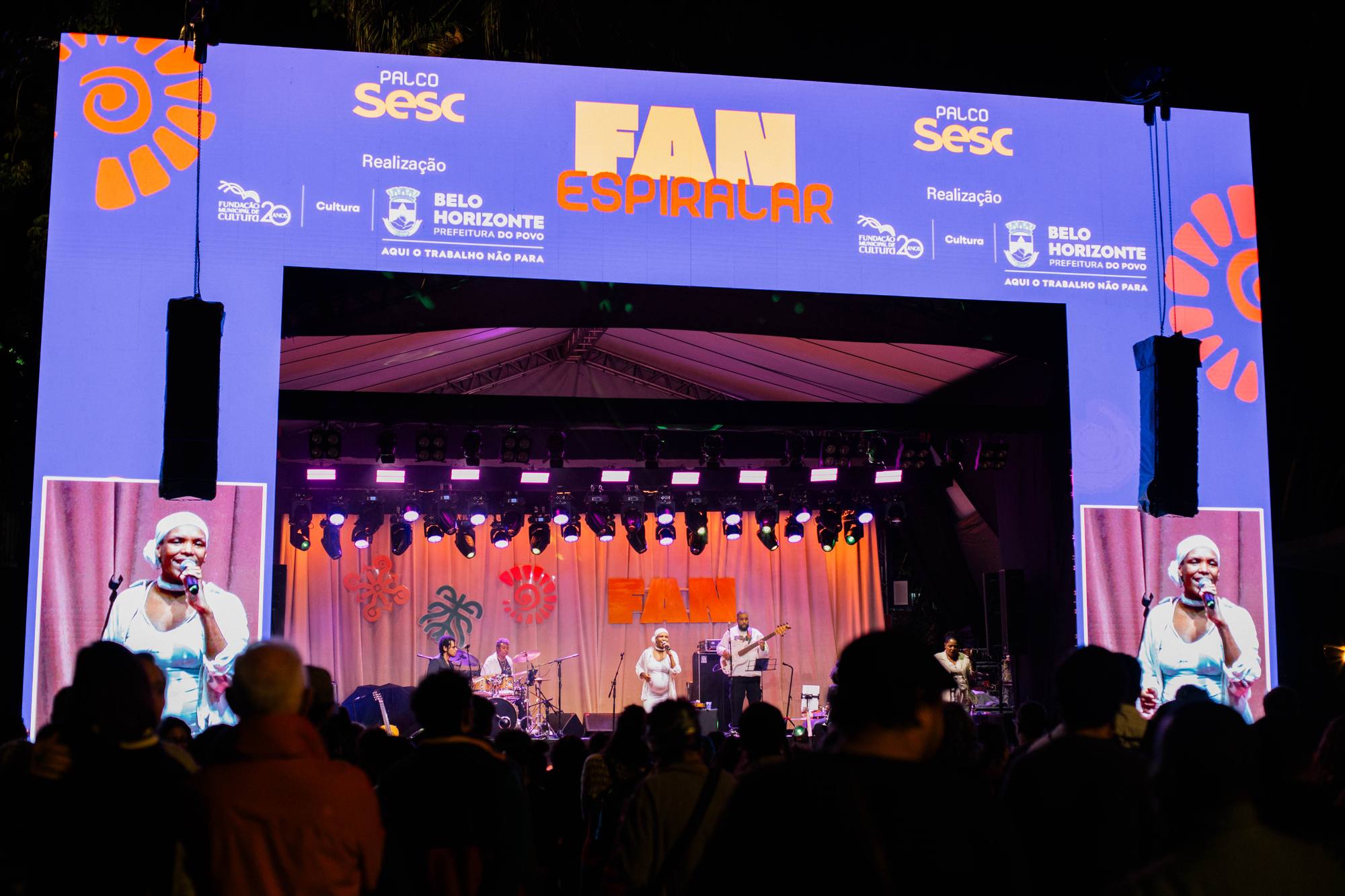 Palco · Festival de Arte Negra